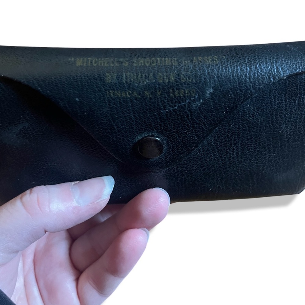 Vintage Mitchell’s Shooting Glasses Leather Case by Ithaca Gun Company - Picture 3 of 3